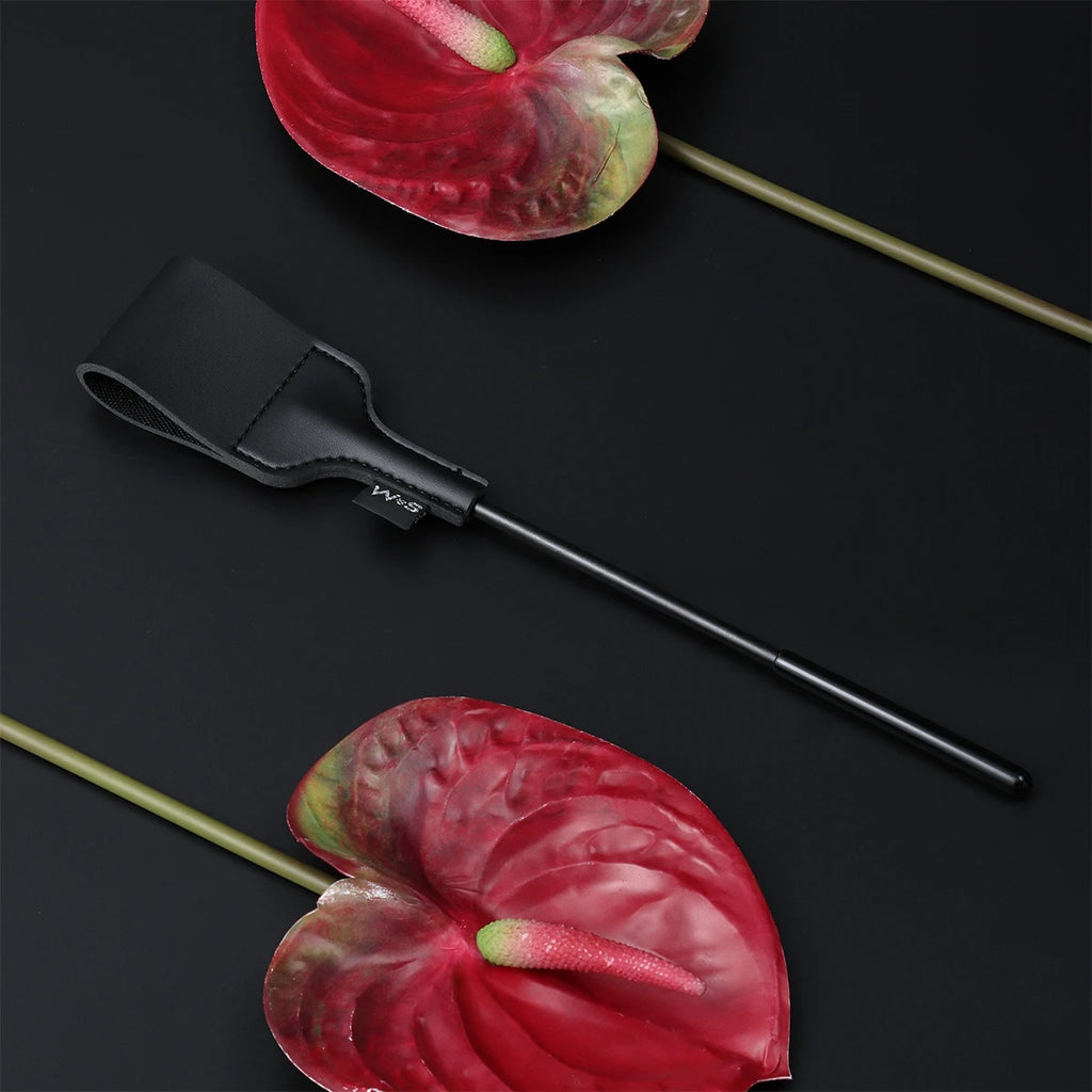 Sex Toys Female Black Leather Slap Discipline Crackling Adult Slap Beat Toy Appliance Men's Toys