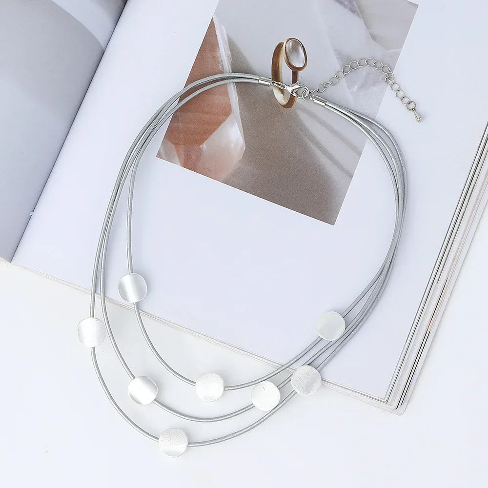 Fashionable Alloy Simple Collarbone Short Necklace Multi-layer Women's Niche High-end Sweater Chain Accessories