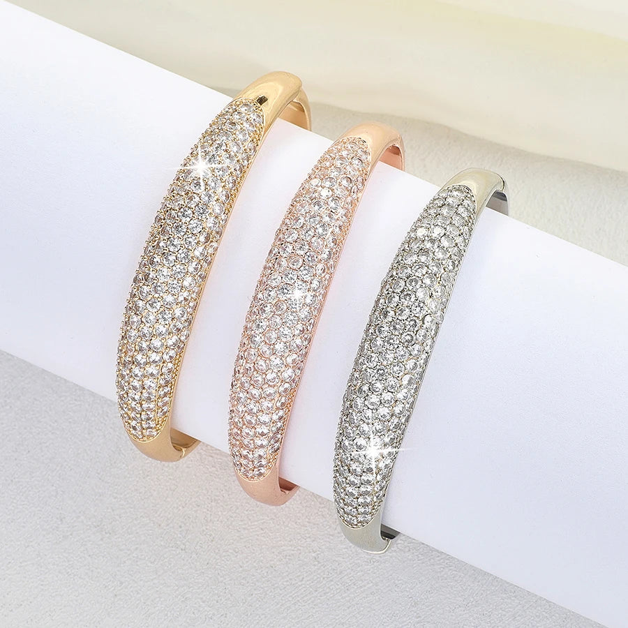 Elegant Lightweight Ladies Bracelet Fashionable Luxury Accessory for Daily Use Ideal Gift Jewelry for Family And Friends