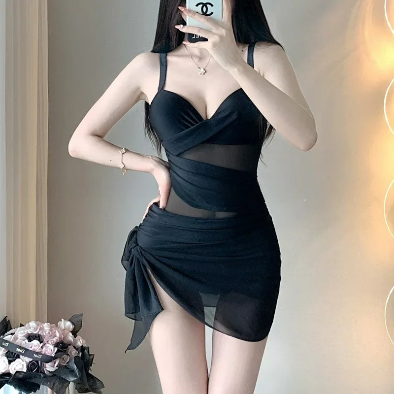 Women's Summer Hot Spring Conservative Retro One-Piece Swimsuit Covering Belly Slimming Beach Gathering