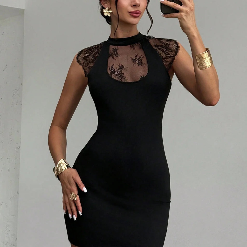 A black evening dress with a high-end feel, a lace patchwork slim-fit dress for the ambiguous birthday period